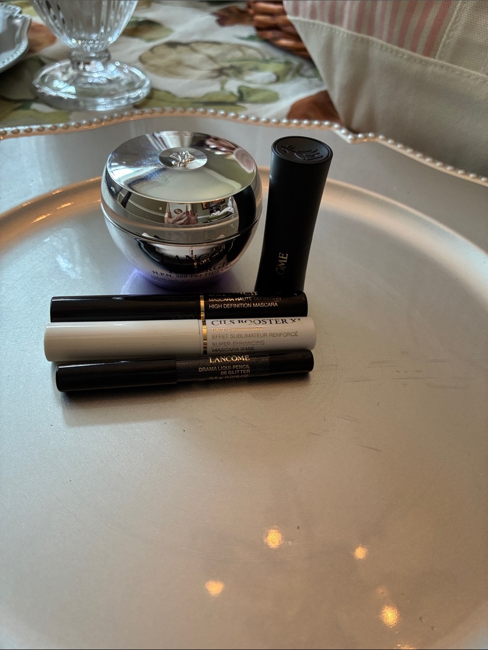 Lancôme Bundle-Train Case, Tote Bag, Renergie, Lipstick, and More! - Picture 6 of 9